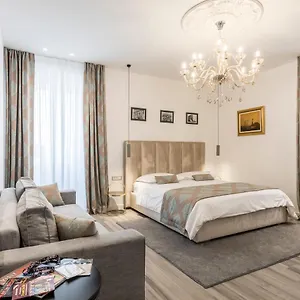 https://elixir-luxury-rooms.splithotels.org